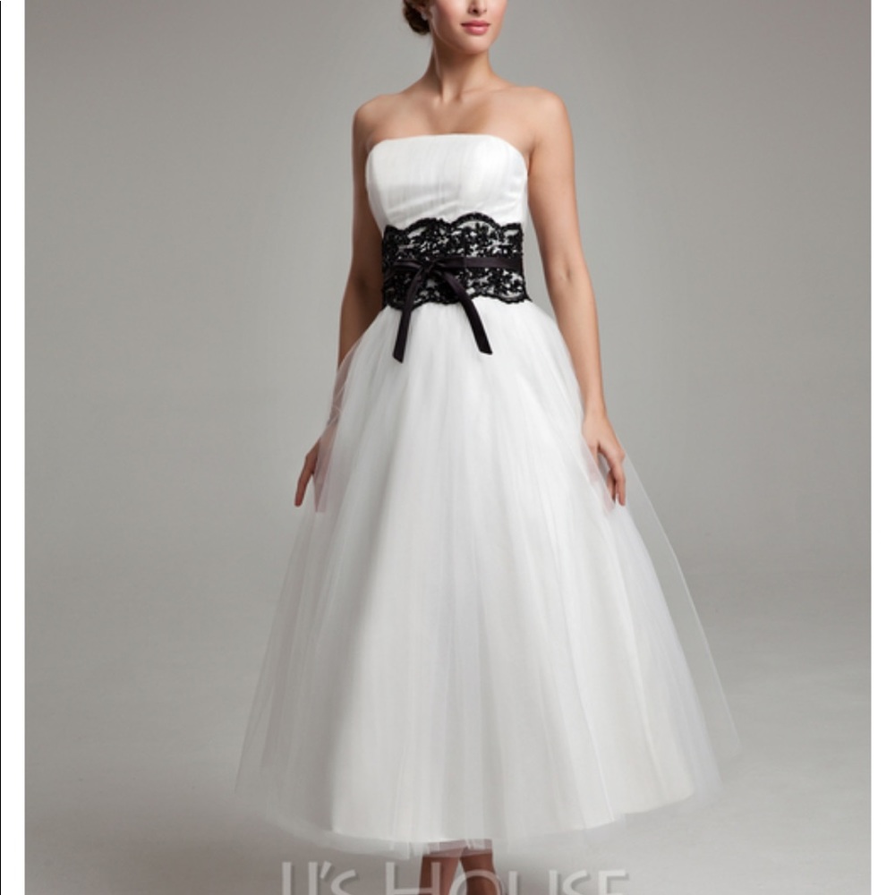 Tea length JJs House wedding dress. Burgundy and White. Brand New. Size 16.